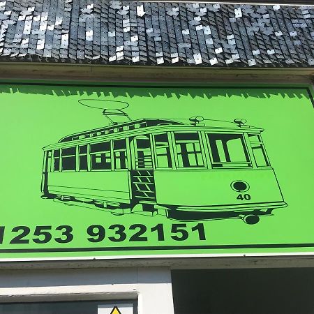 Number 40 - No Multiple Room Bookings 黑潭 外观 照片