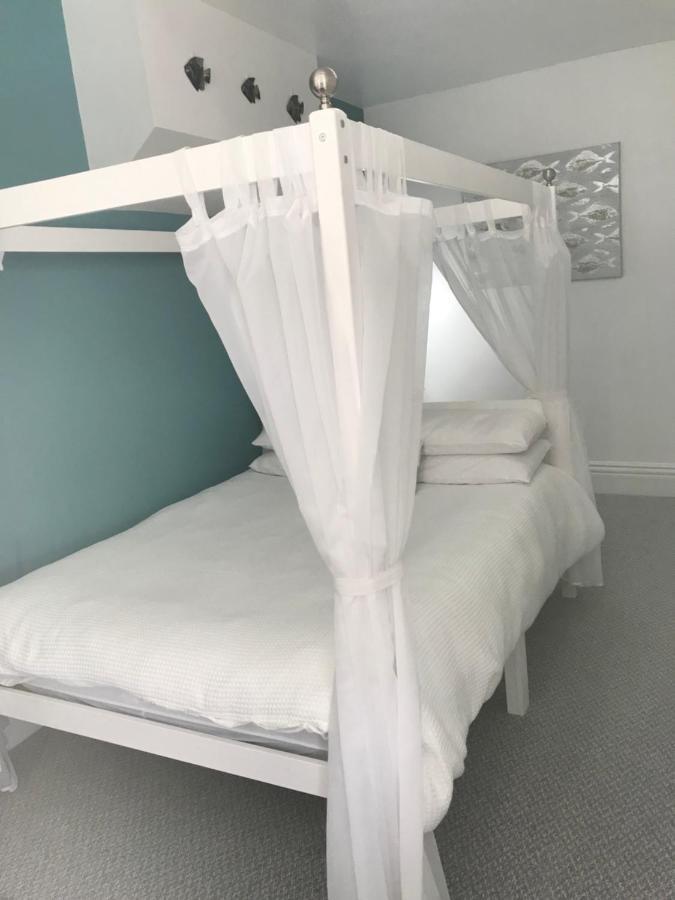 Number 40 - No Multiple Room Bookings 黑潭 外观 照片