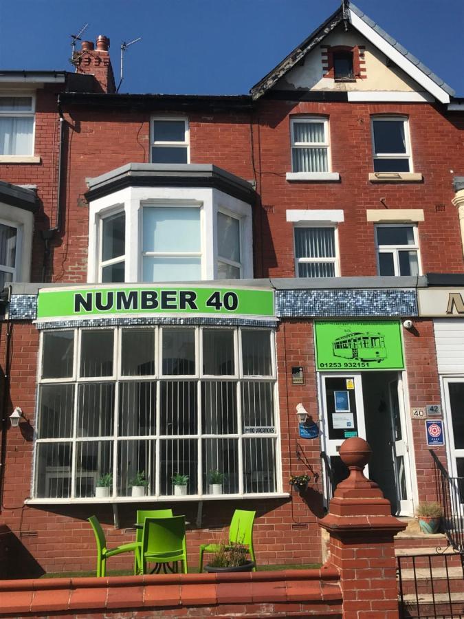 Number 40 - No Multiple Room Bookings 黑潭 外观 照片